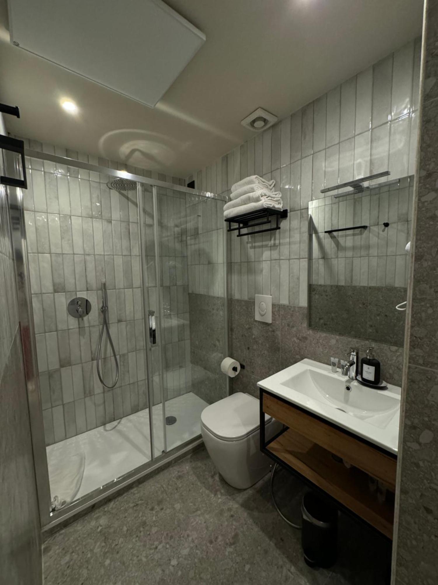Honeycomb Guesthouse روما المظهر الخارجي الصورة