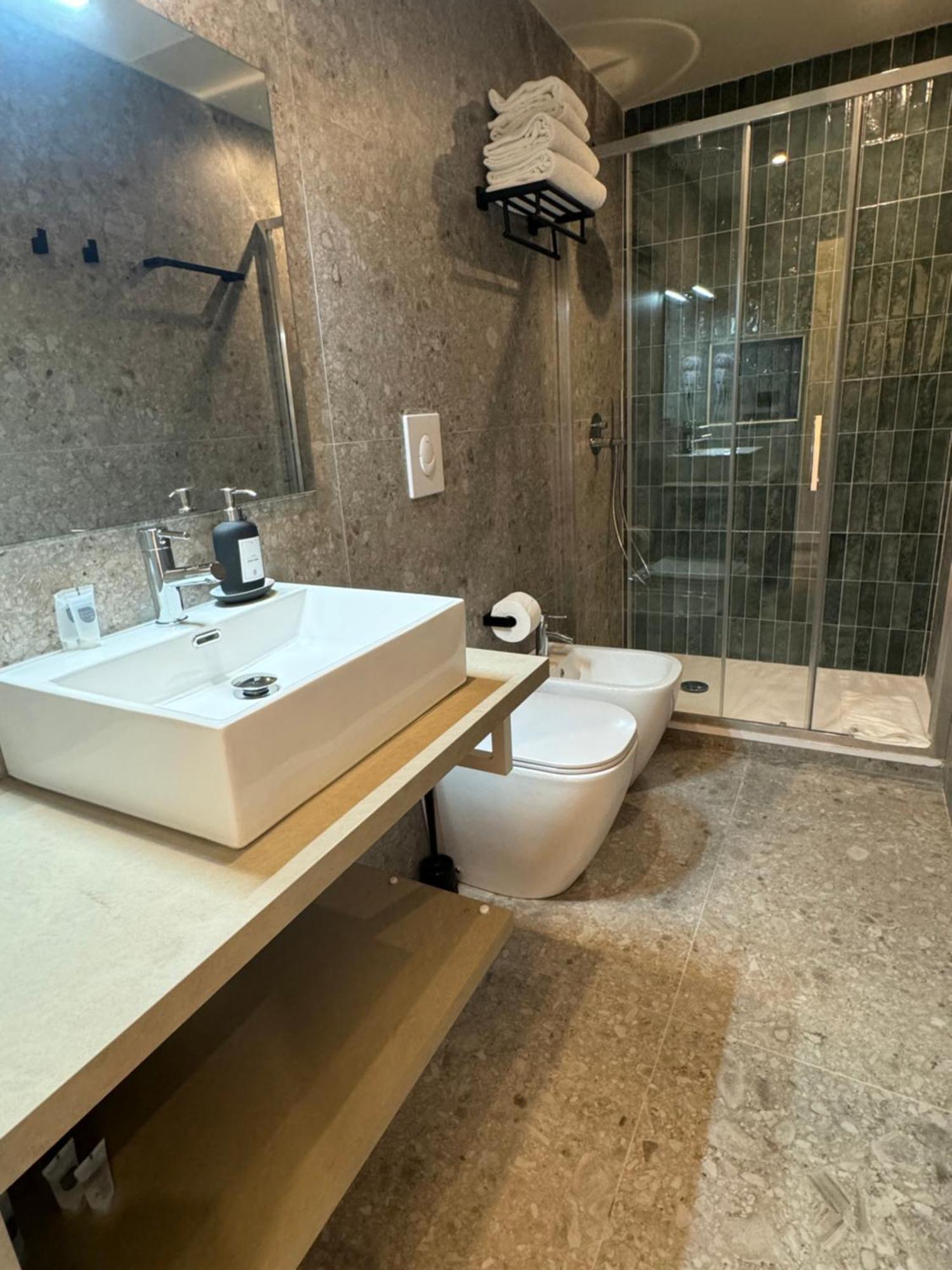 Honeycomb Guesthouse روما المظهر الخارجي الصورة