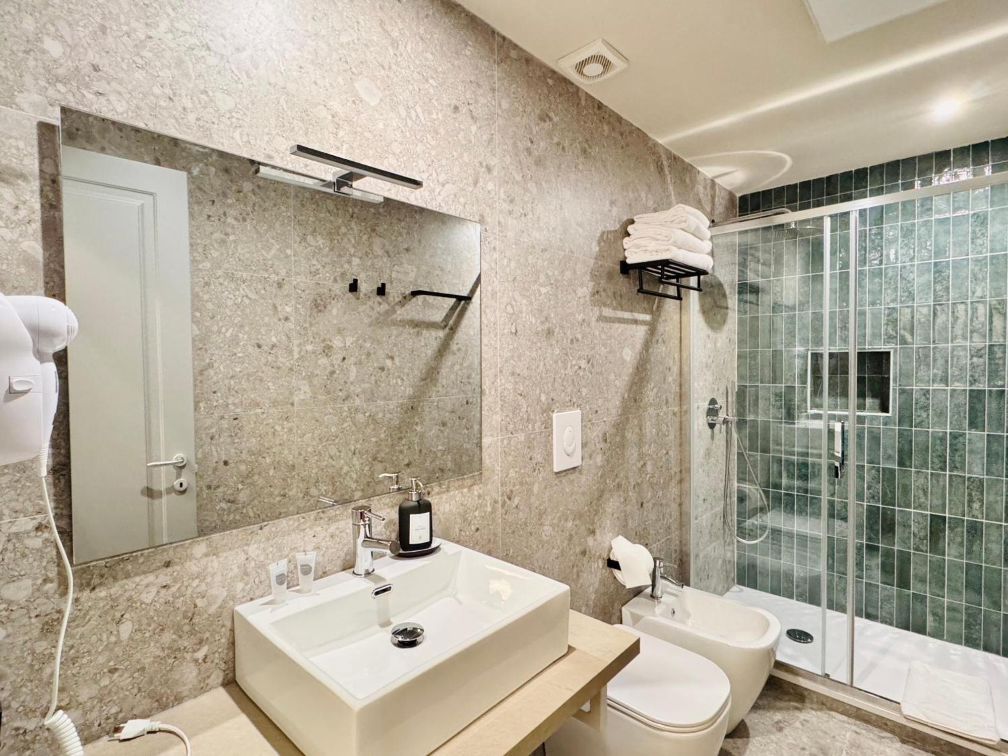 Honeycomb Guesthouse روما المظهر الخارجي الصورة